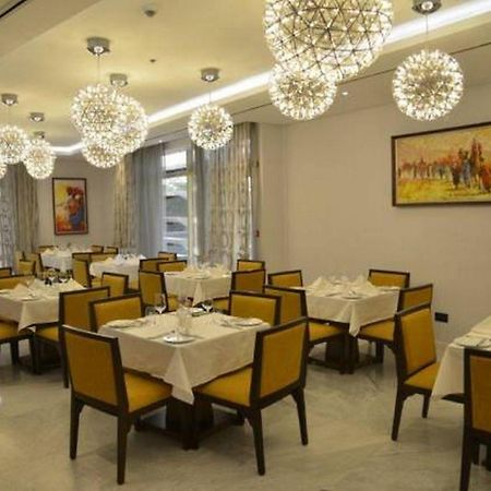 Room In Lodge - The Envoy Hotel And Suites Αμπούζα Εξωτερικό φωτογραφία