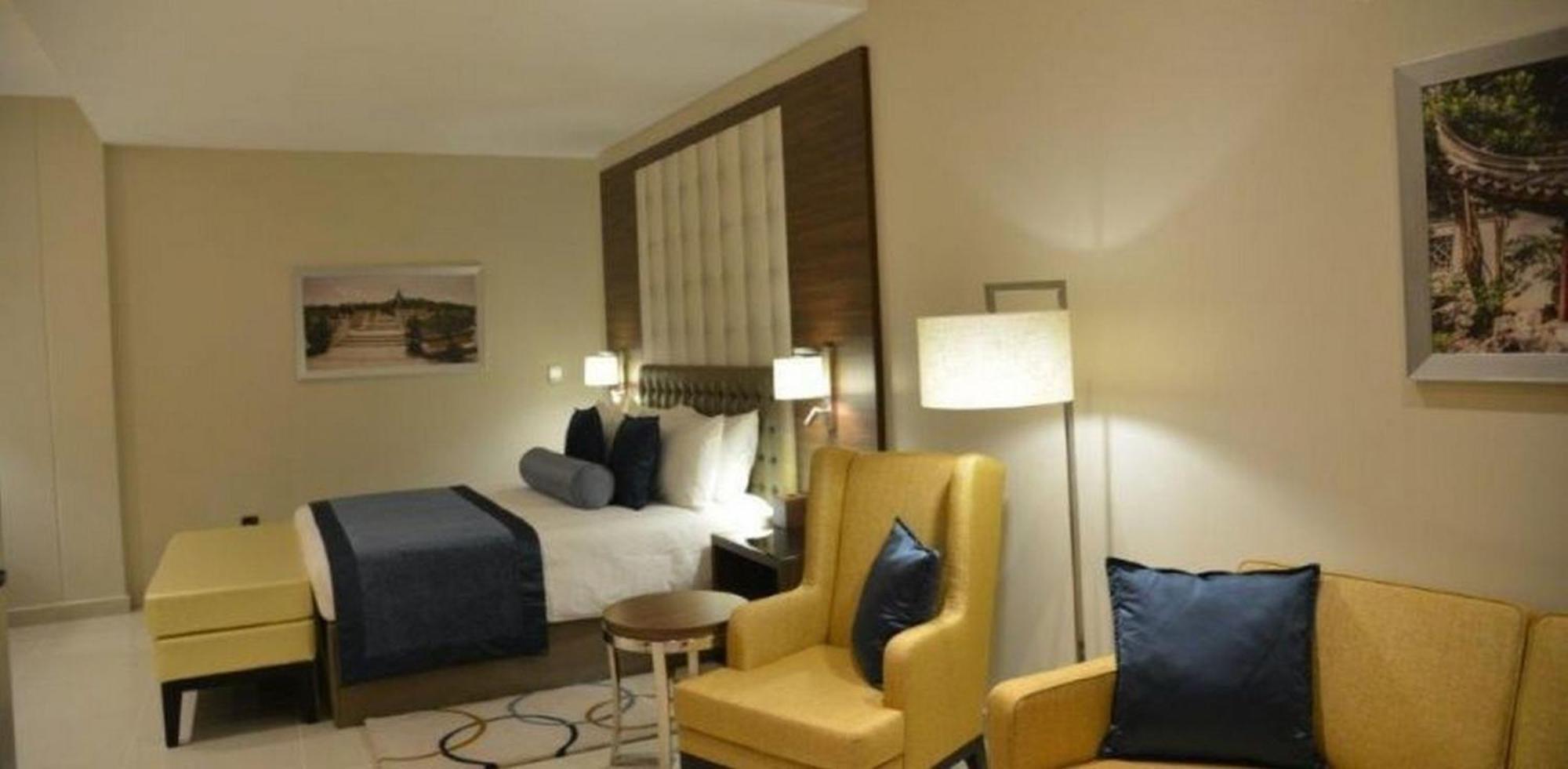 Room In Lodge - The Envoy Hotel And Suites Αμπούζα Εξωτερικό φωτογραφία