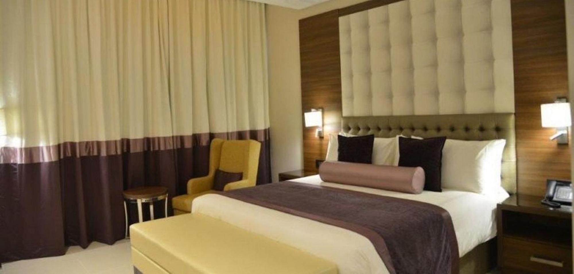 Room In Lodge - The Envoy Hotel And Suites Αμπούζα Εξωτερικό φωτογραφία