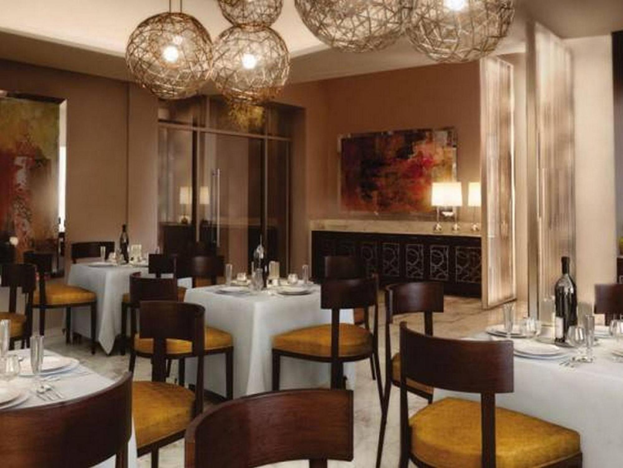 Room In Lodge - The Envoy Hotel And Suites Αμπούζα Εξωτερικό φωτογραφία